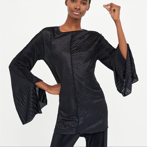 Zara Blouse Contrasting Pleated Top Black Satin Bell Sleeves Women’s Size Large - Picture 1 of 7